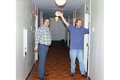 Dean and Alisdair in Hall › Mar 1999  