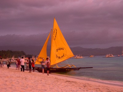 Yellow Boat, Boracay › February
  2004.