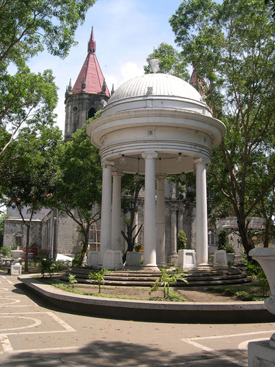 St. Anne's Dome, Iloilo ›
  February 2004.