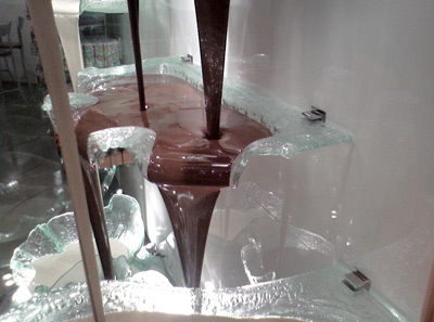 World's Largest Chocolate
  Fountain, Bellagio › December 2007.