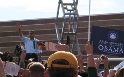 Obama Waving, Henderson ›
  November 2008.