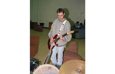 Vokey Practising Guitar › Jan 1998