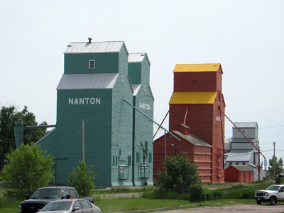 Nanton Grain Elevators › June
  2008.
