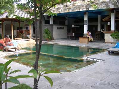 Aquarius Hotel, Kuta › October
  2003.