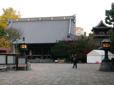 Mangyogi Temple, Fukuoka Castle,
  Fukuoka › November 2003.