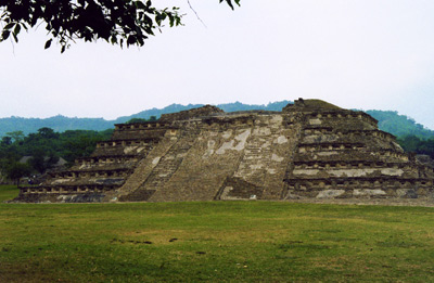 El Tajin Long Pyramid › January 2002.