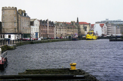 Wide View of Firth ›
  November 1998.