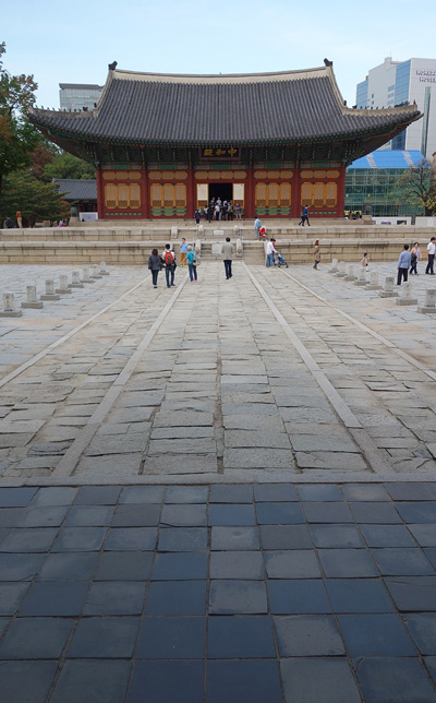 Deoksu Temple, Seoul › October 2015.