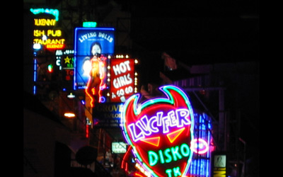 Pattaya Nighttime Neon › May
  2005.