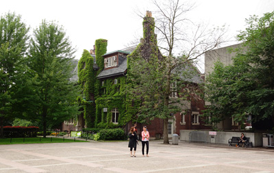 University of Toronto Vines › July
  2014.