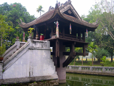 One Pillar Pagoda, Hanoi › January 2005.